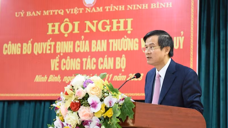 Đồng chí Đoàn Minh Huấn, Ủy viên Trung ương Đảng, Bí thư Tỉnh ủy Ninh Bình phát biểu tại hội nghị. (Ảnh: XUÂN TRƯỜNG) Đồng chí Đoàn Minh Huấn, Ủy viên Trung ương Đảng, Bí thư Tỉnh ủy Ninh Bình phát biểu tại hội nghị. (Ảnh: XUÂN TRƯỜNG)