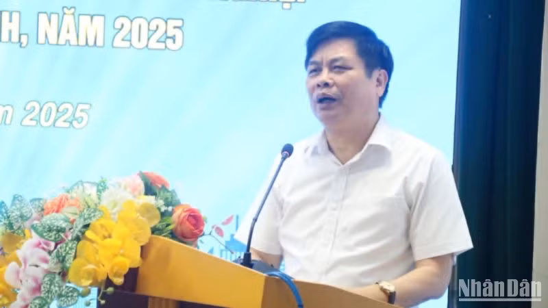 Phó Chủ tịch Ủy ban nhân dân tỉnh Thái Bình Phạm Văn Nghiêm mong muốn doanh nghiệp và các trường nghề cần chủ động tương tác, cùng đồng hành theo hướng "đặt hàng" để có sản phẩm cụ thể. Phó Chủ tịch Ủy ban nhân dân tỉnh Thái Bình Phạm Văn Nghiêm mong muốn doanh nghiệp và các trường nghề cần chủ động tương tác, cùng đồng hành theo hướng "đặt hàng" để có sản phẩm cụ thể.