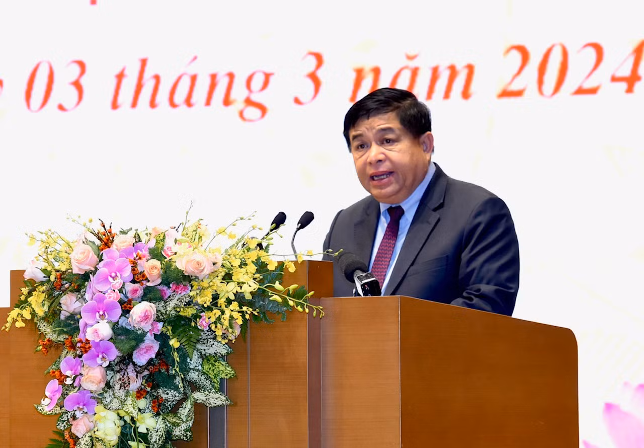 Bộ trưởng Kế hoạch đầu tư Nguyễn Chí Dũng phát biểu.