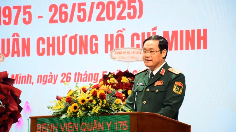 Đồng chí Thượng tướng Vũ Hải Sản, Ủy viên Trung ương Đảng, Ủy viên Quân ủy Trung ương, Thứ trưởng Quốc phòng phát biểu chỉ đạo tại buổi lễ.