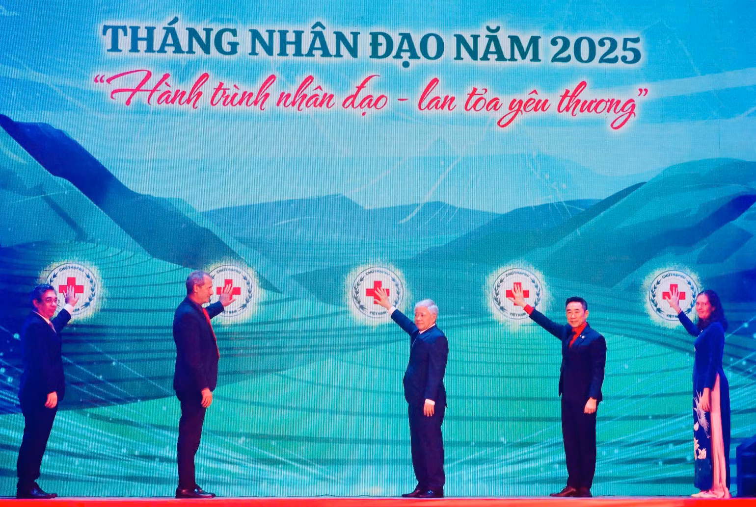 Trung ương Hội Chữ thập đỏ Việt Nam phối hợp với Uỷ ban nhân dân Thành phố Hồ Chí Minh tổ chức lễ phát động Tháng Nhân đạo cấp quốc gia.năm 2025.