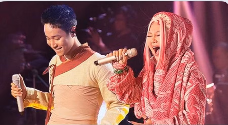 Ca sĩ Hà Minh lựa chọn thể hiện một ca khúc khó mang âm hưởng dân ca tại Liveshow 3. Ca sĩ Hà Minh lựa chọn thể hiện một ca khúc khó mang âm hưởng dân ca tại Liveshow 3.