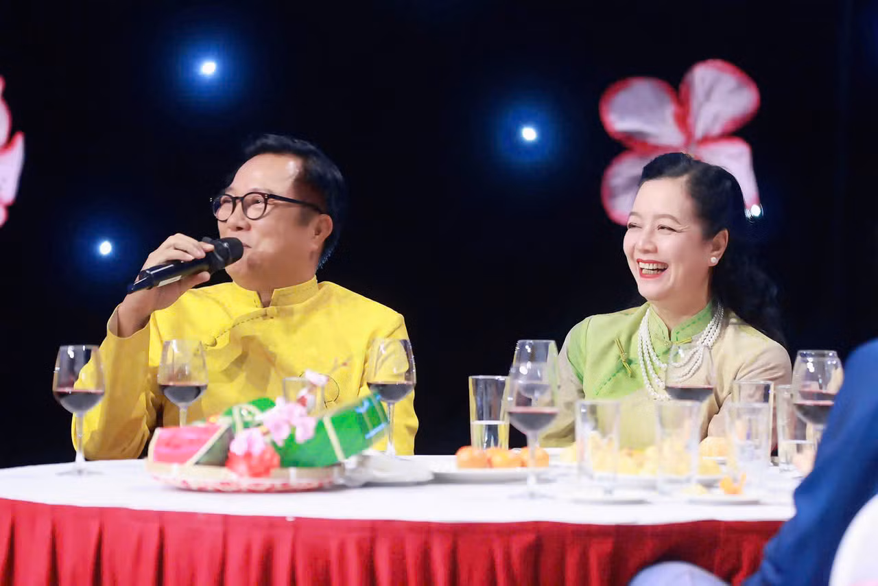 Nghệ sĩ Nhân dân Trọng Trinh, Nghệ sĩ Ưu tú Chiều Xuân trong chương trình "Tết Hà Nội 2025". Nghệ sĩ Nhân dân Trọng Trinh, Nghệ sĩ Ưu tú Chiều Xuân trong chương trình "Tết Hà Nội 2025".