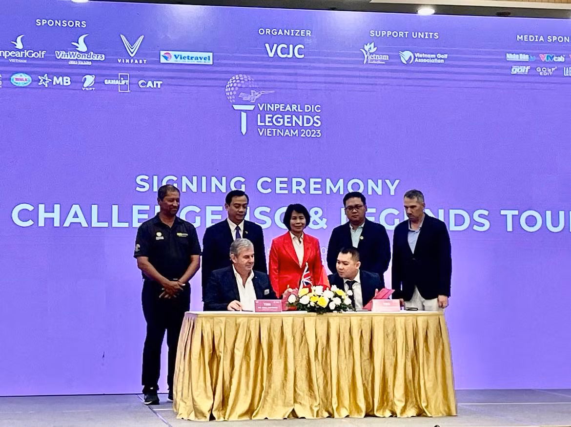Đại diện các đơn vị ký kết hợp tác. Đại diện các đơn vị ký kết hợp tác.