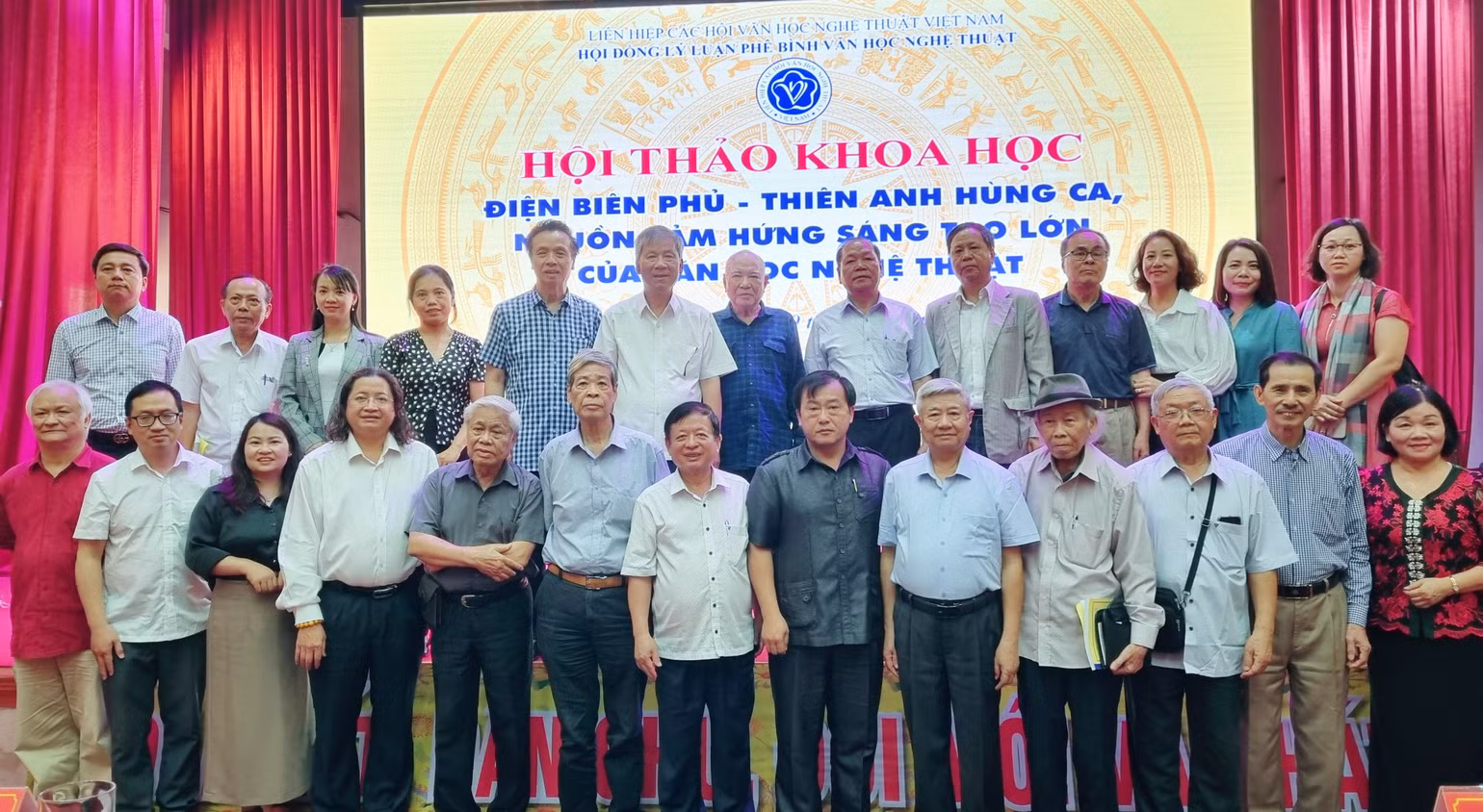 Nhiều nghệ sĩ ở các lĩnh vực nghệ thuật đã dự và có tham luận sôi nổi tại hội thảo.