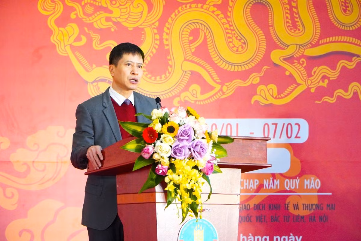 Ông Nguyễn Minh Tiến, Giám đốc Trung tâm Xúc tiến Thương mại nông nghiệp nhận định: Năm 2023, trong bối cảnh toàn nền kinh tế gặp nhiều khó khăn, thách thức, đặc biệt là về thị trường xuất khẩu nông lâm sản và thủy sản. Ông Nguyễn Minh Tiến, Giám đốc Trung tâm Xúc tiến Thương mại nông nghiệp nhận định: Năm 2023, trong bối cảnh toàn nền kinh tế gặp nhiều khó khăn, thách thức, đặc biệt là về thị trường xuất khẩu nông lâm sản và thủy sản.