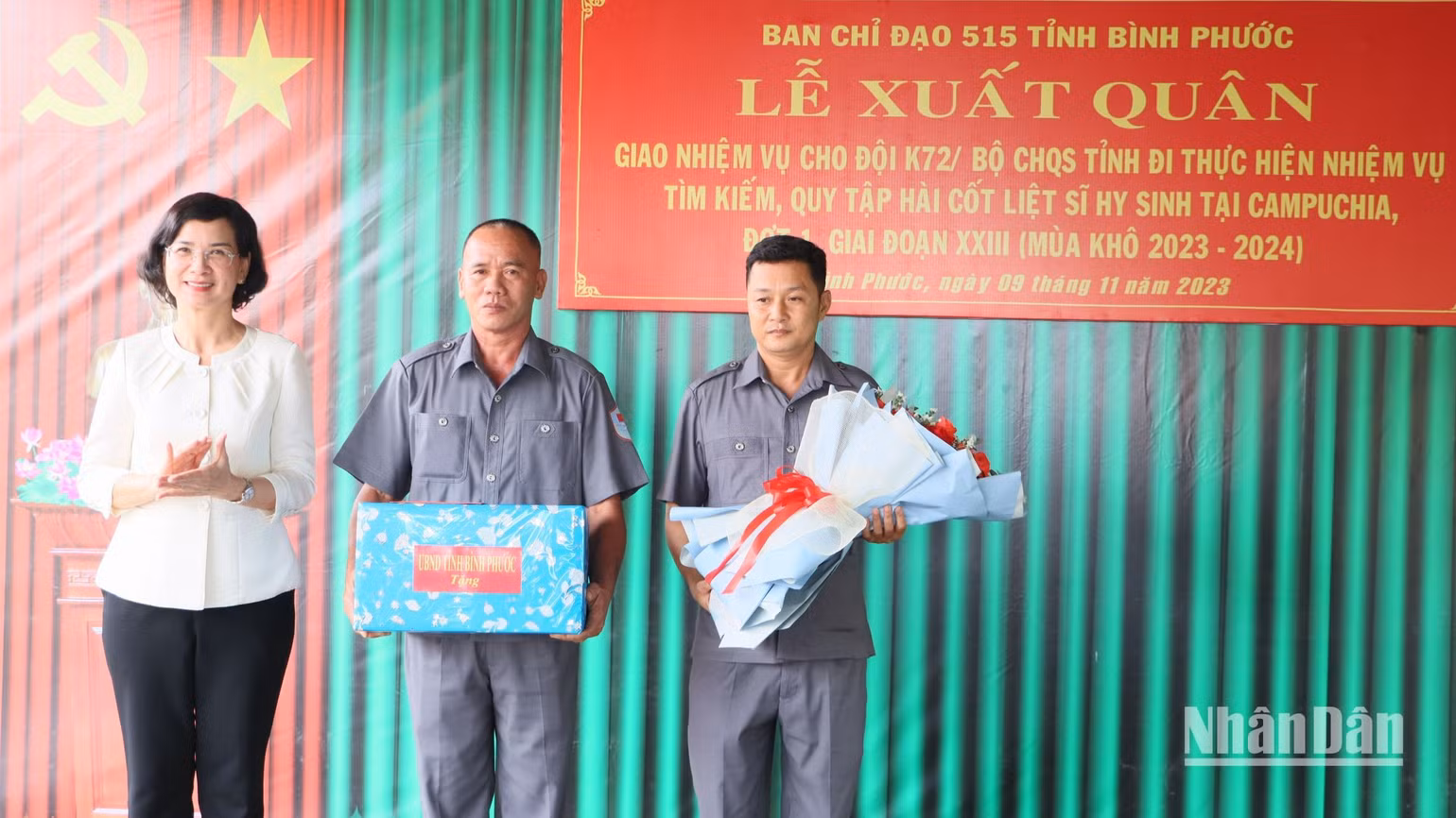 Lãnh đạo tỉnh Bình Phước tặng quà động viên, khích lệ Đội K72. Lãnh đạo tỉnh Bình Phước tặng quà động viên, khích lệ Đội K72.
