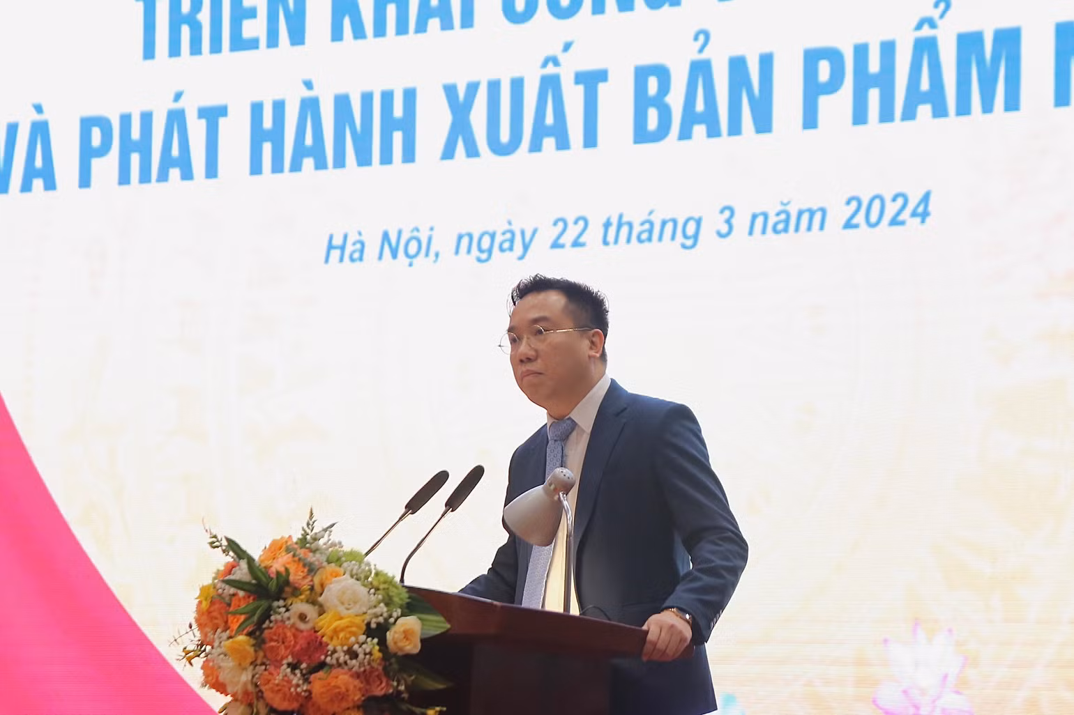 Cục trưởng Cục Xuất bản, In và Phát hành Nguyễn Nguyên báo cáo tổng kết.