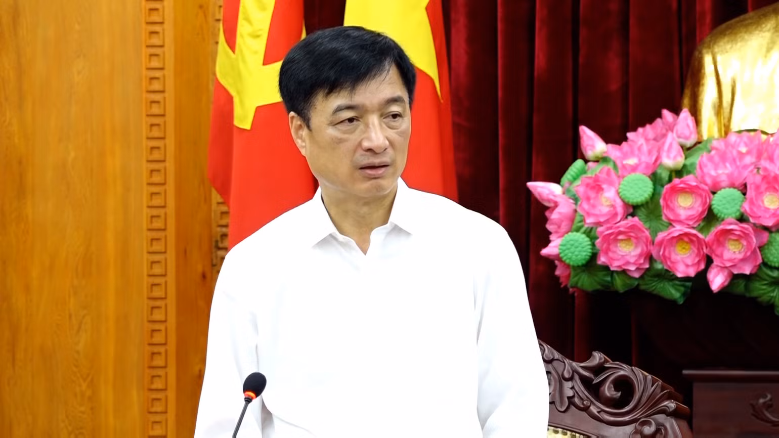 Đồng chí Nguyễn Duy Ngọc, Ủy viên Bộ Chính trị, Bí thư Trung ương Đảng, Chủ nhiệm Ủy ban Kiểm tra Trung ương, Trưởng đoàn Đoàn kiểm tra số 1913 của Bộ Chính trị, Ban Bí thư, phát biểu chỉ đạo. Đồng chí Nguyễn Duy Ngọc, Ủy viên Bộ Chính trị, Bí thư Trung ương Đảng, Chủ nhiệm Ủy ban Kiểm tra Trung ương, Trưởng đoàn Đoàn kiểm tra số 1913 của Bộ Chính trị, Ban Bí thư, phát biểu chỉ đạo.