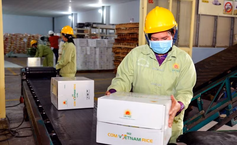 Xuất khẩu gạo là điểm sáng trong bức tranh ngoại thương 4 tháng qua.