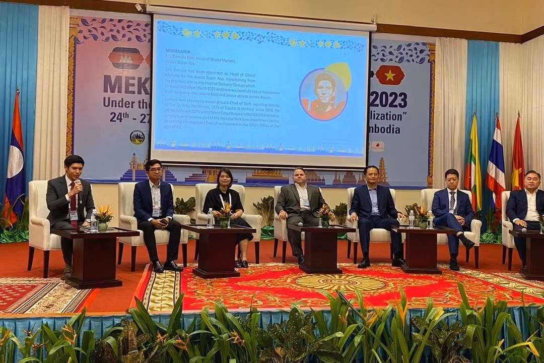 Các diễn giả tại phiên thảo luận về "Du lịch thông minh và Điểm đến thông minh thông qua số hóa" (Ảnh: MTF)