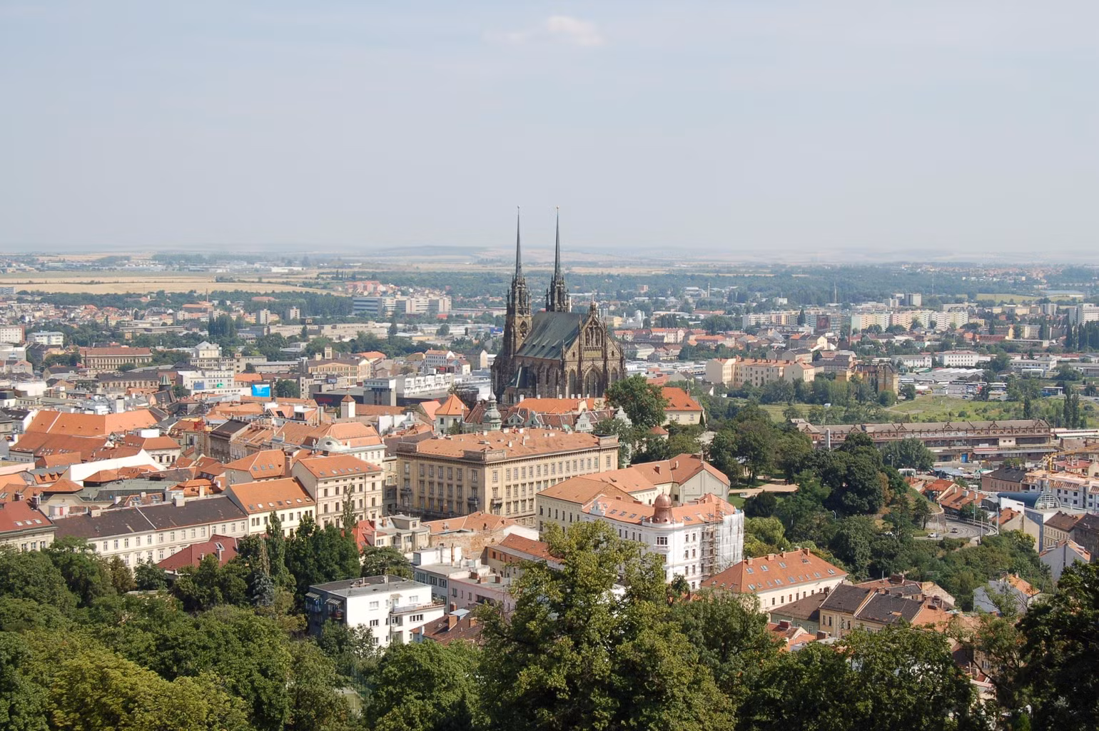 Thành phố Brno là quê hương của nhà máy bia Starobrno, một trong những nhà máy lâu đời nhất ở Cộng hòa Séc. Thành phố Brno là quê hương của nhà máy bia Starobrno, một trong những nhà máy lâu đời nhất ở Cộng hòa Séc.