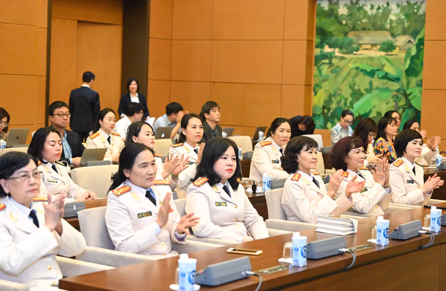 Đoàn đại biểu phụ nữ Công an nhân dân dự buổi gặp mặt.