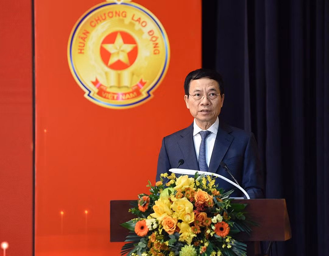 Bộ trưởng Bộ Thông tin và Truyền thông Nguyễn Mạnh Hùng phát biểu. Bộ trưởng Bộ Thông tin và Truyền thông Nguyễn Mạnh Hùng phát biểu.