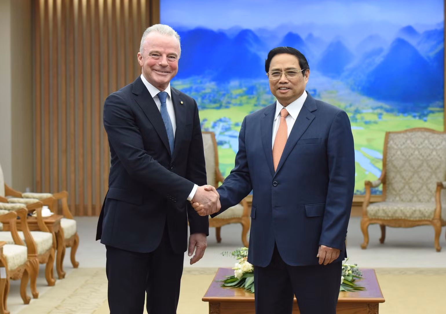 Thủ tướng Phạm Minh Chính tiếp ông Brendan Nelson, Phó Chủ tịch cấp cao Tập đoàn Boeing kiêm Chủ tịch Boeing toàn cầu. (Ảnh: TRẦN HẢI) Thủ tướng Phạm Minh Chính tiếp ông Brendan Nelson, Phó Chủ tịch cấp cao Tập đoàn Boeing kiêm Chủ tịch Boeing toàn cầu. (Ảnh: TRẦN HẢI)