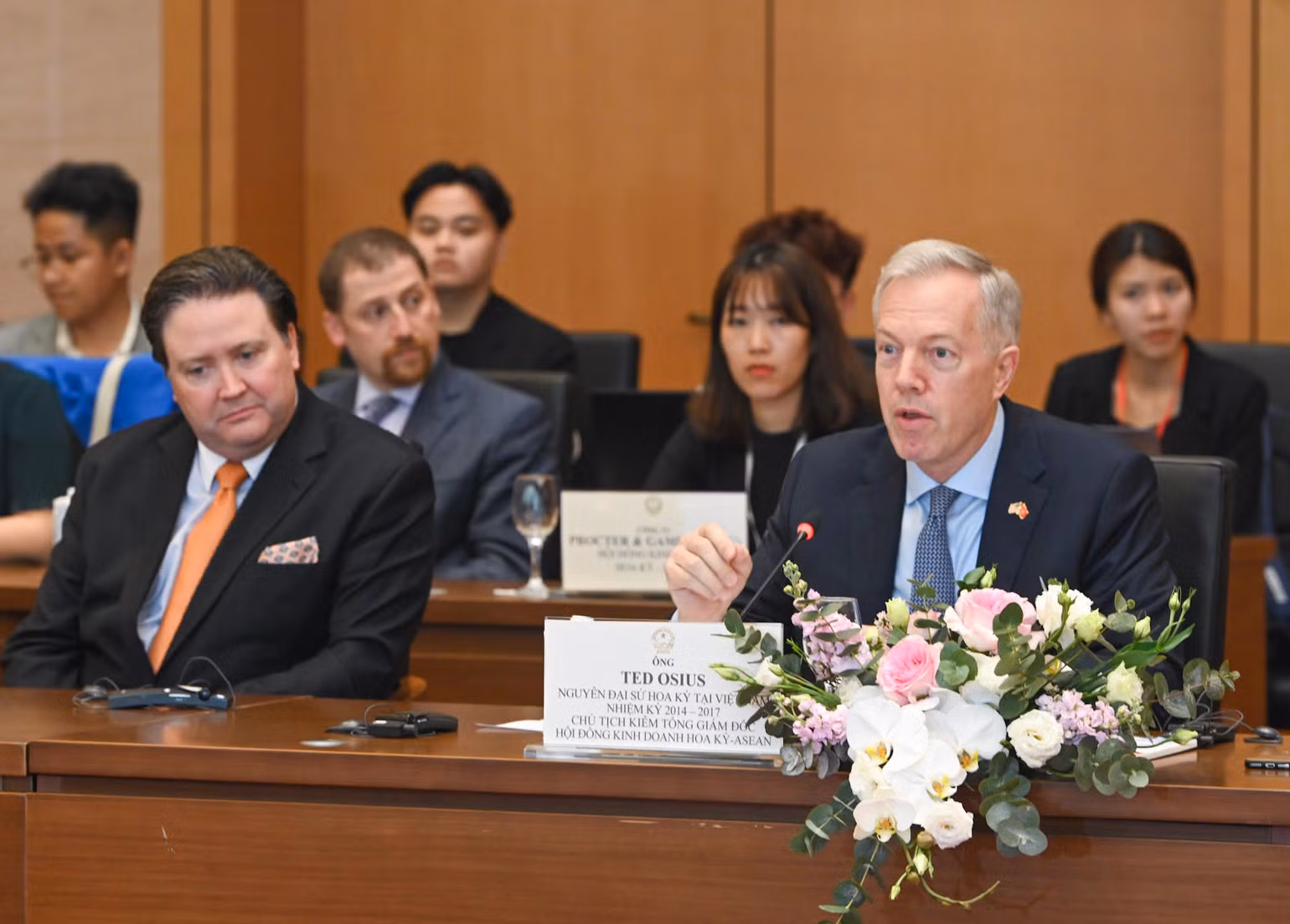 Chủ tịch Hội đồng Kinh doanh Hoa Kỳ - ASEAN Ted Osius phát biểu tại buổi tiếp. (Ảnh: Duy Linh) Chủ tịch Hội đồng Kinh doanh Hoa Kỳ - ASEAN Ted Osius phát biểu tại buổi tiếp. (Ảnh: Duy Linh)