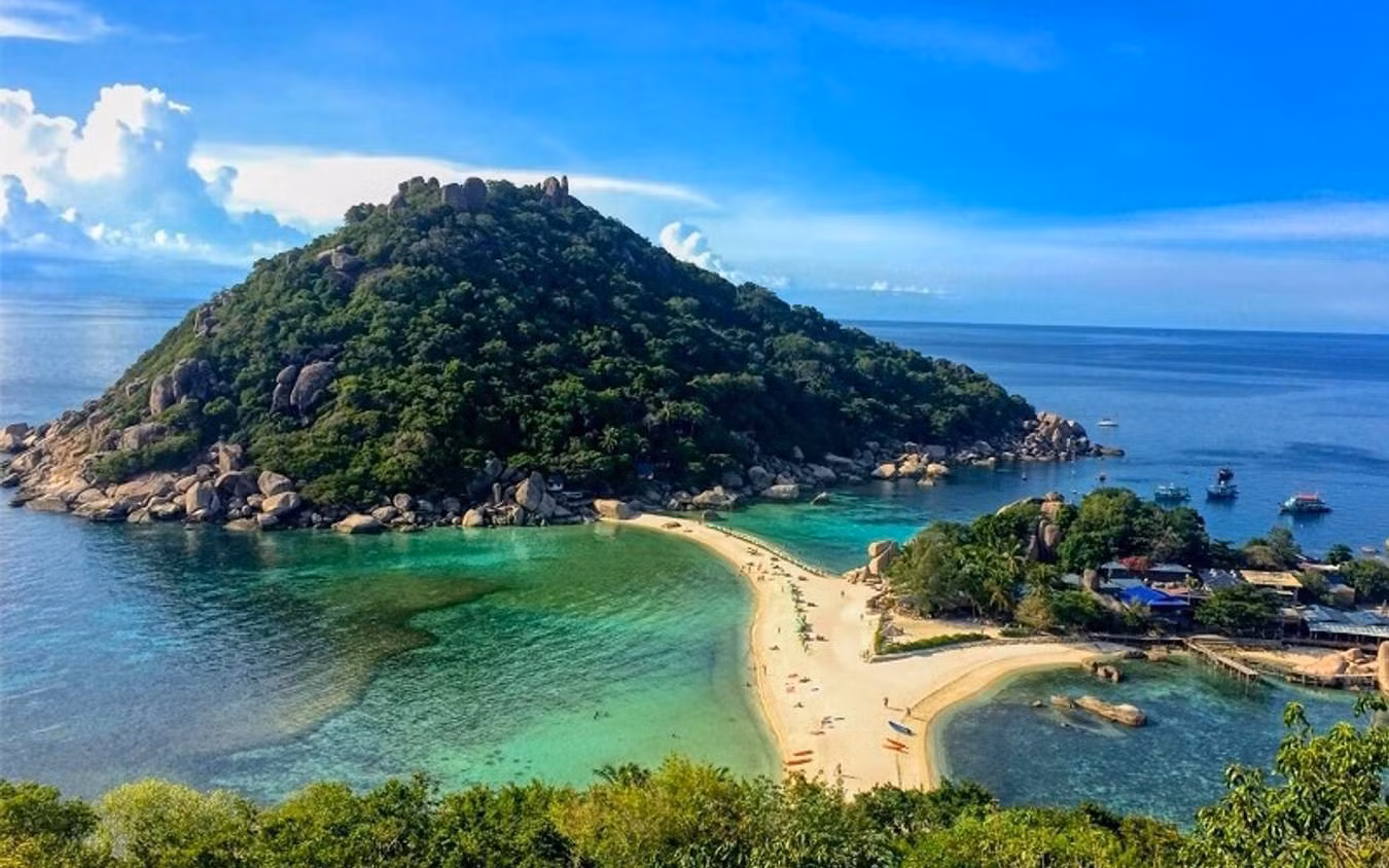 Koh Phangan là địa điểm lý tưởng cho du lịch một mình ở Thái Lan. (Ảnh: Traveloka)