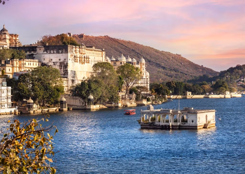 Cung điện Thành phố Udaipur. (Ảnh: Shutterstock) Cung điện Thành phố Udaipur. (Ảnh: Shutterstock)