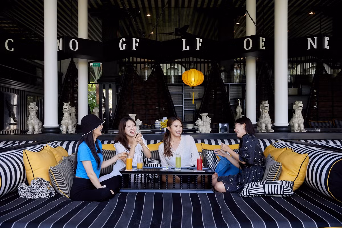Đoàn ghi hình trải nghiệm tại InterContinental Danang Sun Peninsula Resort.