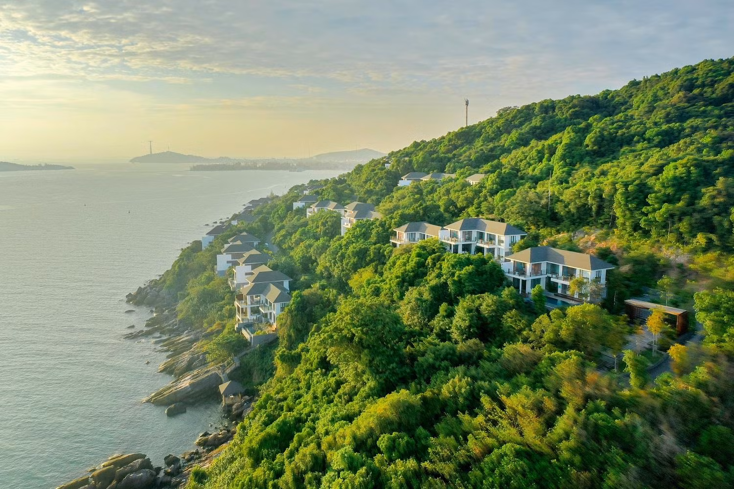 Những căn biệt thự trên ghềnh đá đỉnh cao tại Sun Premier Village The Eden Bay