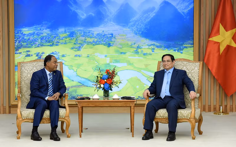 Tại buổi tiếp, Thủ tướng Chính phủ Phạm Minh Chính hoan nghênh Bộ trưởng Ngoại giao Malaysia thăm Việt Nam và cùng Bộ trưởng Ngoại giao Việt Nam đồng chủ trì họp Ủy ban hỗn hợp song phương; góp phần rà soát tình hình thực hiện các thỏa thuận hợp tác giữa hai nước và chuẩn bị tốt cho chuyến thăm chính thức Việt Nam của Thủ tướng Malaysia và Phu nhân từ ngày 20-21/7/2023.
