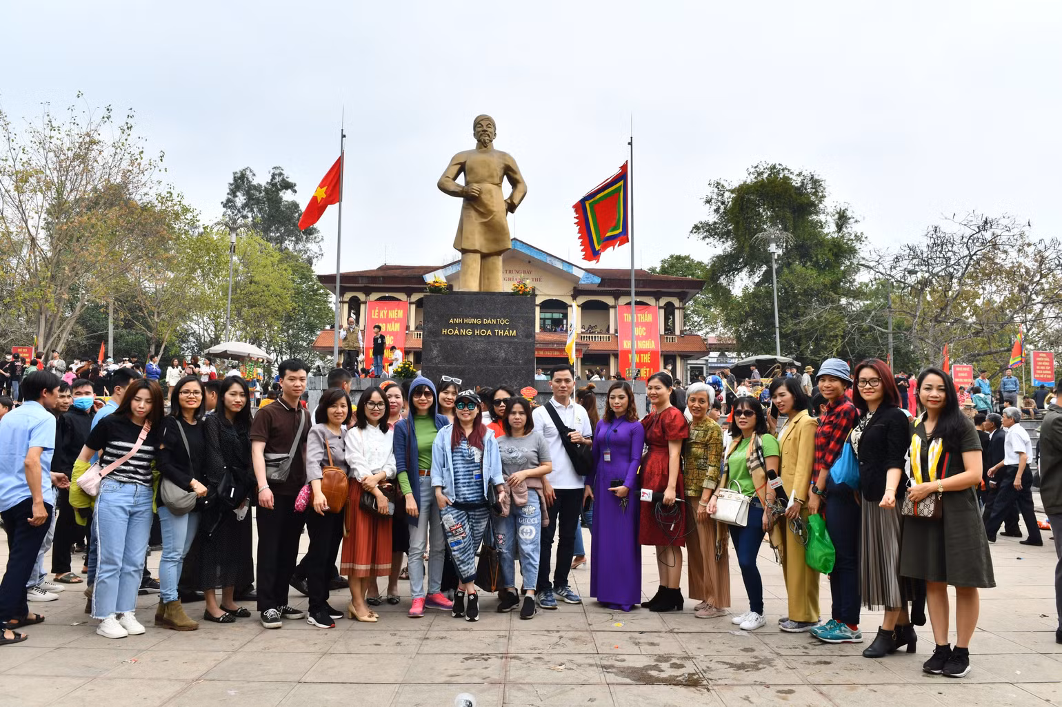 Du khách trải nghiệm tại Khu di tích lịch sử Hoàng Hoa Thám (huyện Yên Thế). (Ảnh: ĐĂNG KHOA)