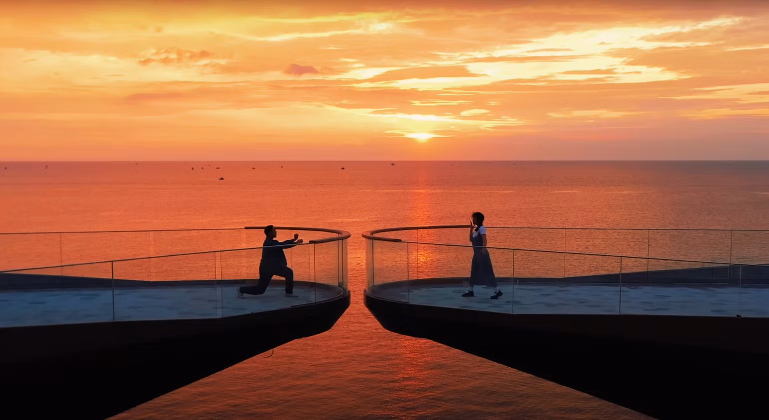 Cầu Hôn chính là điểm đến xuất hiện trong cảnh quay đắt giá nhất trong MV "Em đồng ý - I do" của ca sĩ Đức Phúc và ban nhạc nổi tiếng 911. Cầu Hôn chính là điểm đến xuất hiện trong cảnh quay đắt giá nhất trong MV "Em đồng ý - I do" của ca sĩ Đức Phúc và ban nhạc nổi tiếng 911.