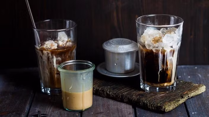 Cà phê Việt Nam có thể được pha chế theo nhiều cách khác nhau để tạo ra các hương vị hấp dẫn đặc biệt (Ảnh: internet) Cà phê Việt Nam có thể được pha chế theo nhiều cách khác nhau để tạo ra các hương vị hấp dẫn đặc biệt (Ảnh: internet)