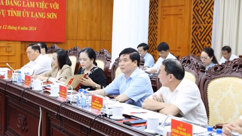 Lãnh đạo chủ chốt của tỉnh dự và làm việc với đoàn công tác.