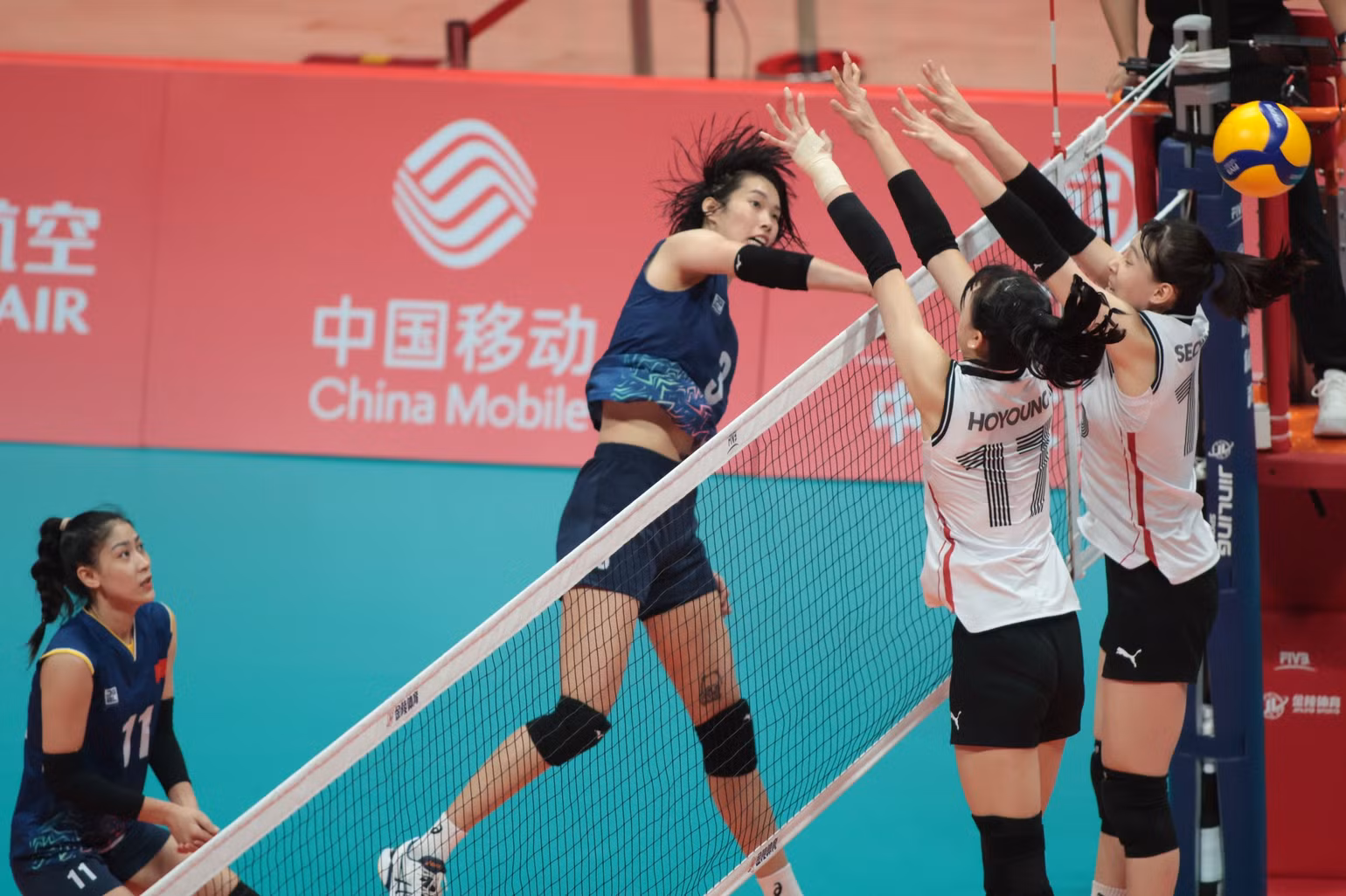 Chiến đấu hết mình để gỡ hòa 2-2 và hướng tới séc đấu quyết định. Chiến đấu hết mình để gỡ hòa 2-2 và hướng tới séc đấu quyết định.