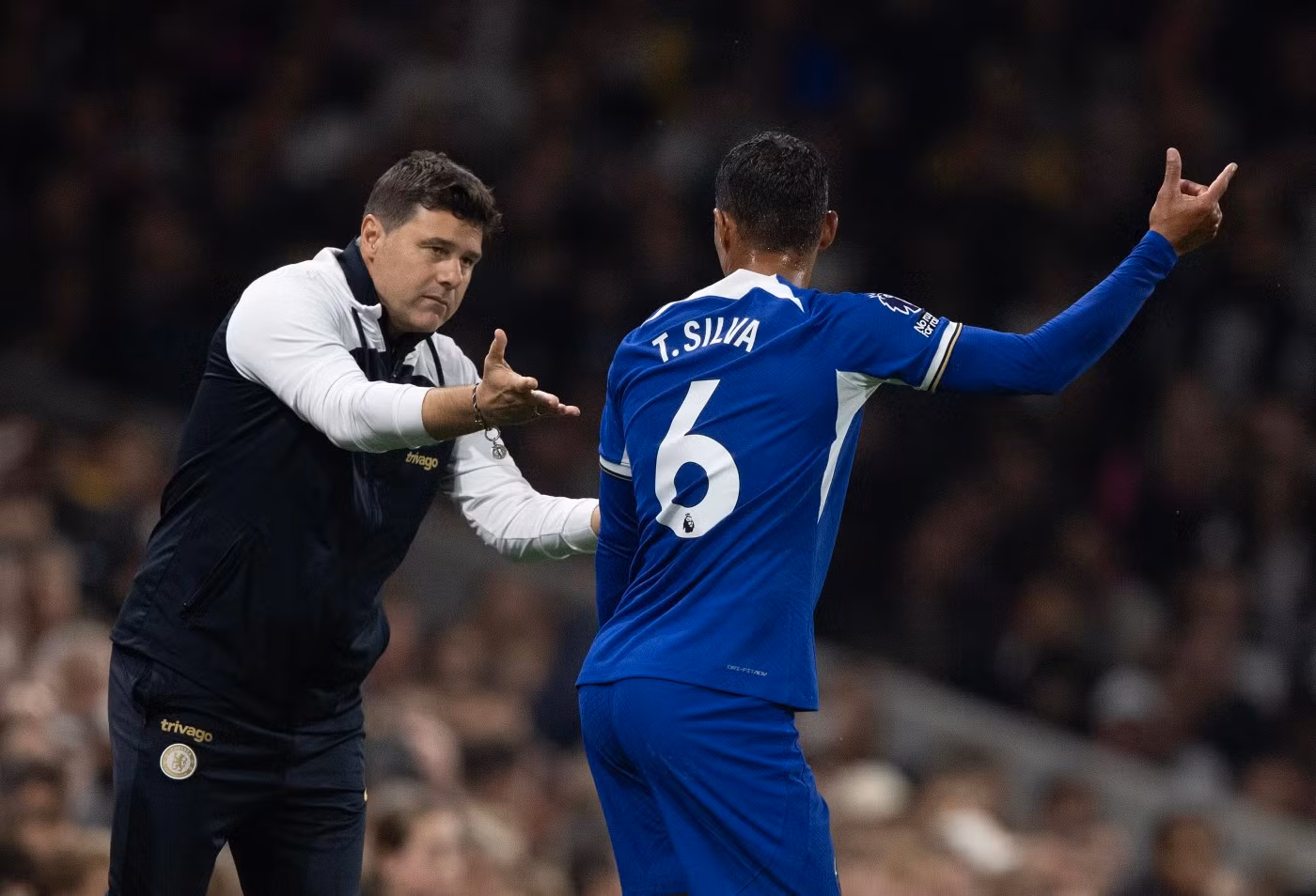 Pochettino không hài lòng với hàng phòng ngự của Chelsea trước Tottenham.