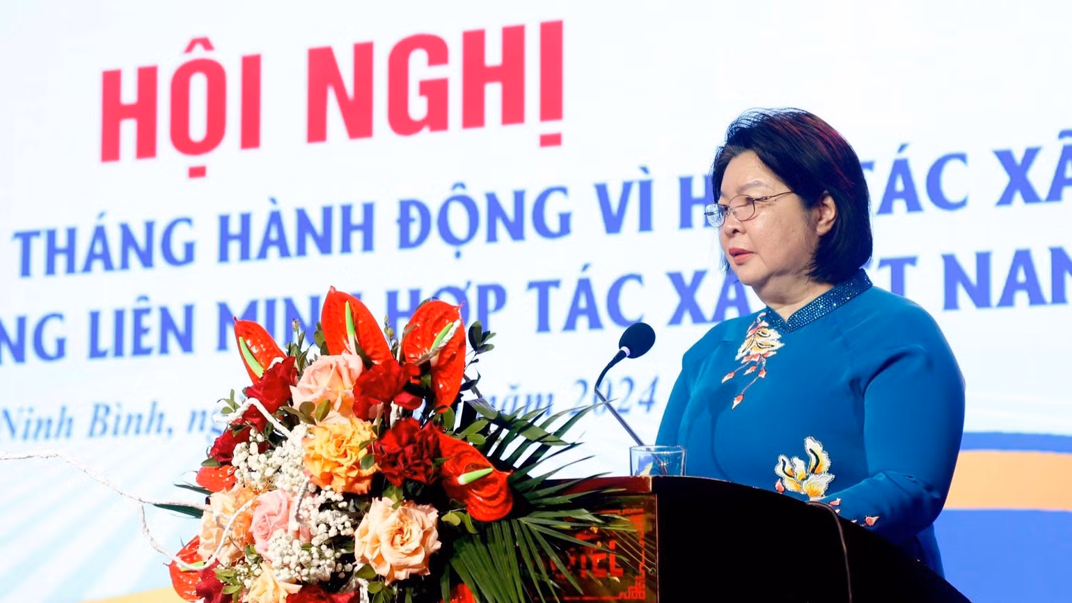 Chủ tịch Liên minh Hợp tác xã Việt Nam Cao Xuân Thu Vân kêu gọi toàn thể cán bộ, người lao động hệ thống Liên minh Hợp tác xã Việt Nam nêu cao tinh thần trách nhiệm, đẩy mạnh phong trào thi đua yêu nước, hăng say lao động, sản xuất. (Ảnh: MINH ĐƯỜNG)