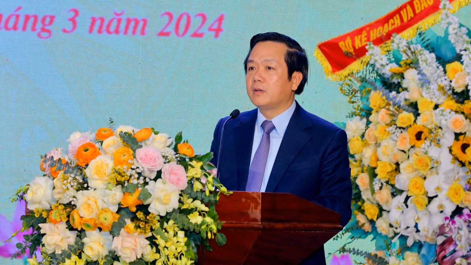 Đồng chí Chủ tịch Ủy ban nhân dân tỉnh Ninh Bình Phạm Quang Ngọc phát biểu tại lễ kỷ niệm. (Ảnh: ANH TUẤN) Đồng chí Chủ tịch Ủy ban nhân dân tỉnh Ninh Bình Phạm Quang Ngọc phát biểu tại lễ kỷ niệm. (Ảnh: ANH TUẤN)