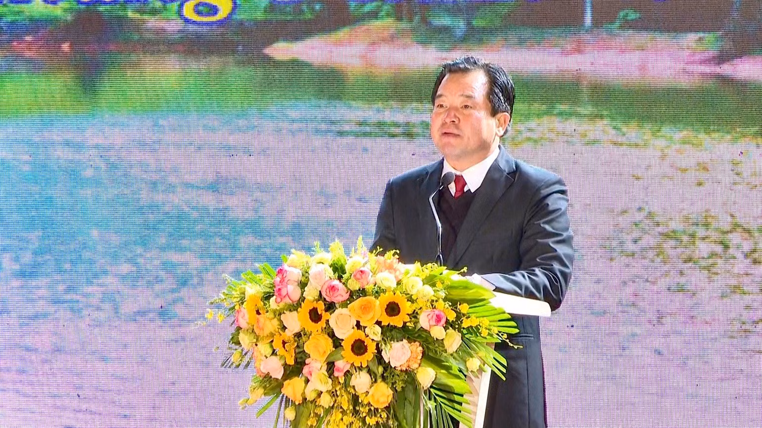 Đồng chí Hoàng Khắc Tiệp, Chủ tịch UBND huyện Nho Quan phát biểu khai mạc Ngày hội.