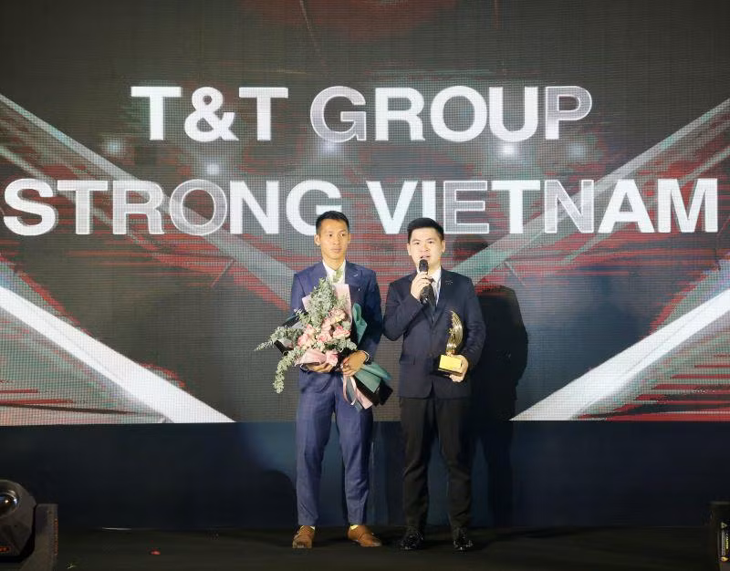 Chương trình Strong Vietnam do ông Đỗ Vinh Quang khởi xướng đã chiến thắng giải thưởng Trách nhiệm Xã hội (CSR) xuất sắc nhất tại lễ trao Giải thưởng Quốc Gia truyền thông &amp; quan hệ công chúng năm 2020.