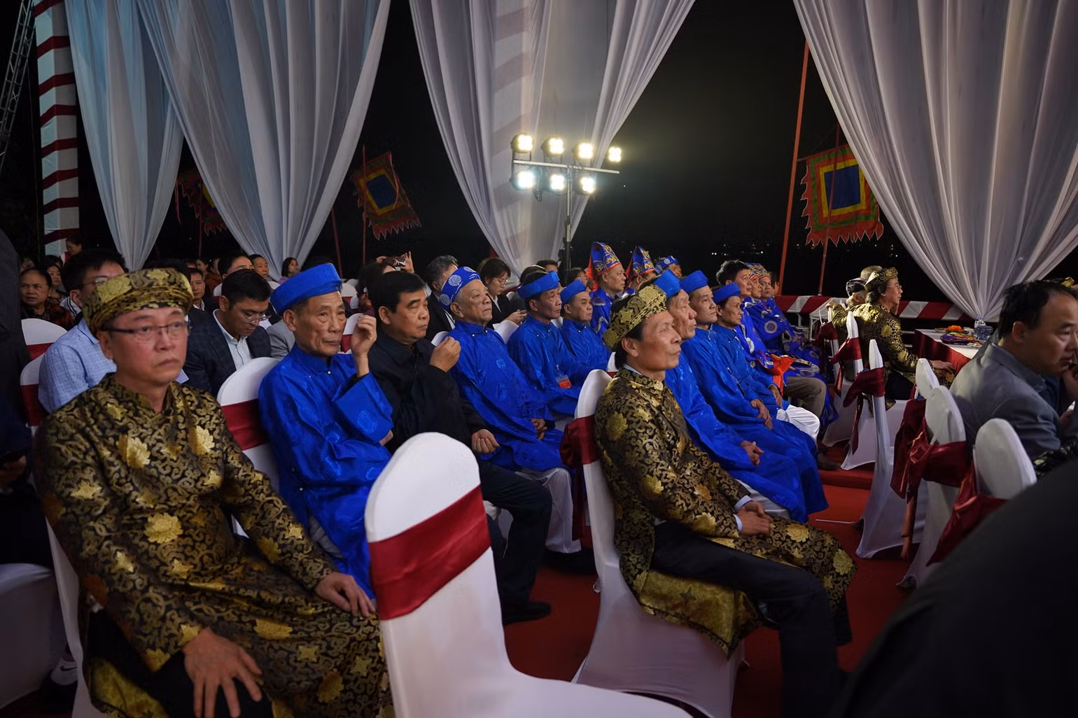 Đây là niềm vui rất lớn của nhân dân làng gốm Bát Tràng. Đây là niềm vui rất lớn của nhân dân làng gốm Bát Tràng.