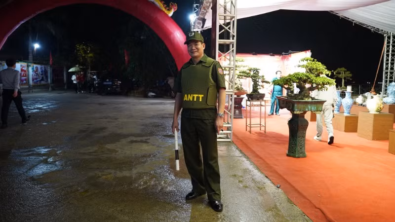 Công tác an ninh trật tự được bảo đảm rất chặt chẽ. Công tác an ninh trật tự được bảo đảm rất chặt chẽ.
