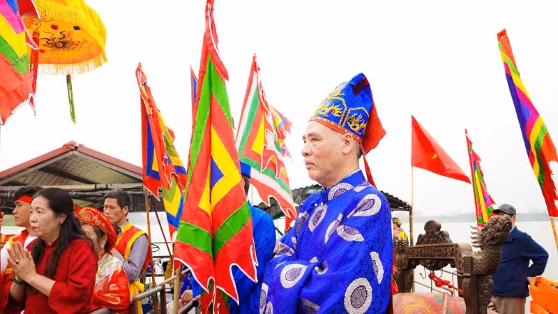 Lòng thành kính, biết ơn luôn được dân làng gìn giữ, trao truyền. Lòng thành kính, biết ơn luôn được dân làng gìn giữ, trao truyền.