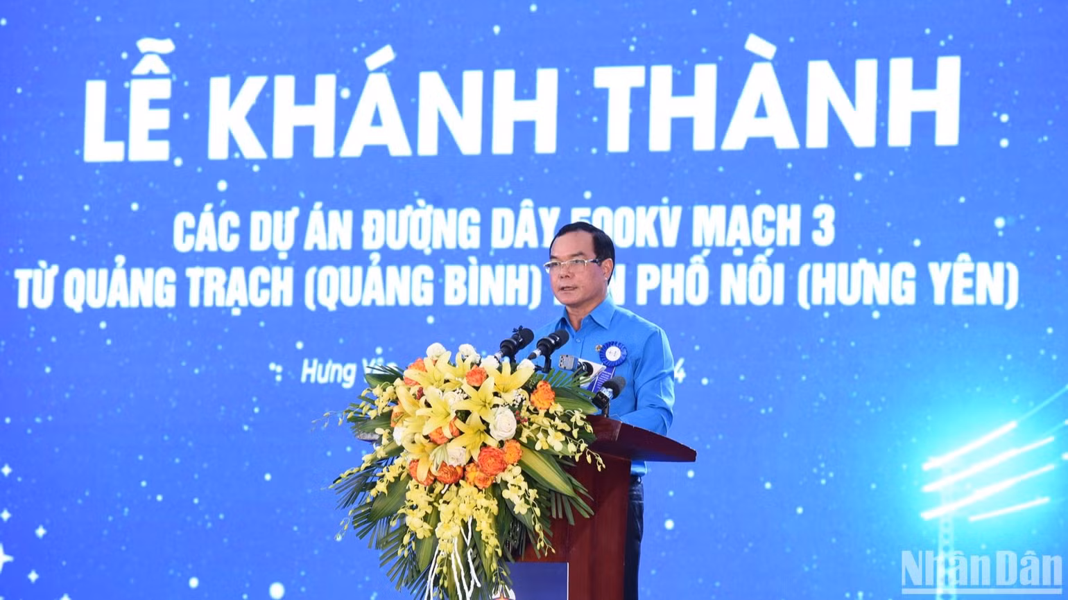 Chủ tịch Tổng Liên đoàn Lao động Việt Nam Nguyễn Đình Khang phát biểu ý kiến tại Lễ khánh thành.