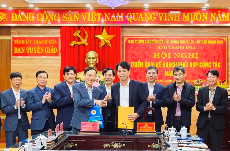 Ban Tuyên giáo Tỉnh ủy và Ủy ban nhân dân tỉnh Thanh Hóa phối hợp thực hiện tốt hơn nữa nhiệm vụ năm 2024. Ban Tuyên giáo Tỉnh ủy và Ủy ban nhân dân tỉnh Thanh Hóa phối hợp thực hiện tốt hơn nữa nhiệm vụ năm 2024.