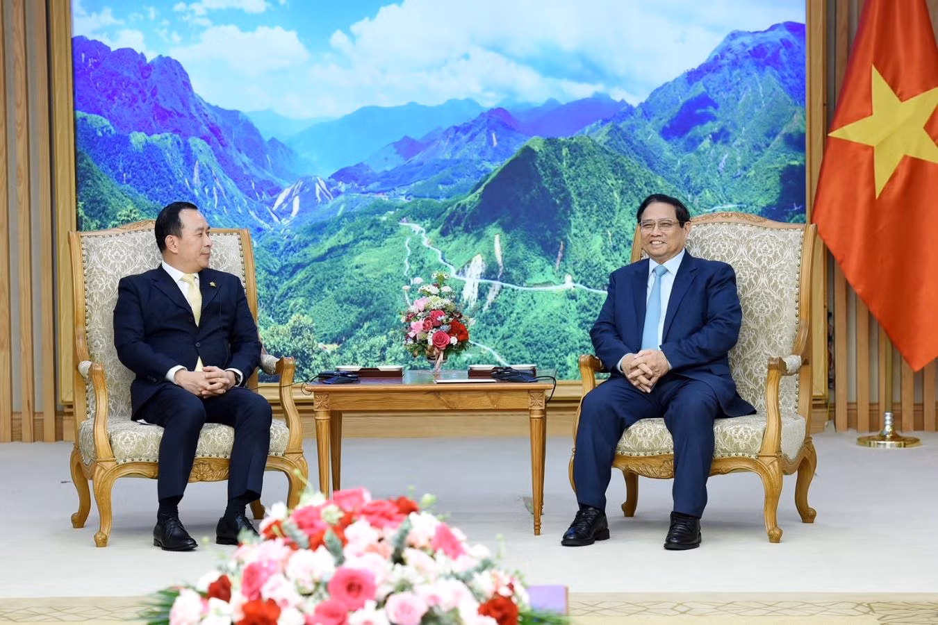 Thủ tướng Phạm Minh Chính tiếp Bộ trưởng Thanh tra Campuchia Huot Hak.