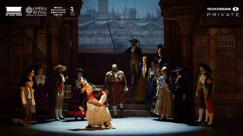 Trích đoạn vở diễn Opera Carmen trên sân khấu Nhà hát Hồ Gươm. Trích đoạn vở diễn Opera Carmen trên sân khấu Nhà hát Hồ Gươm.