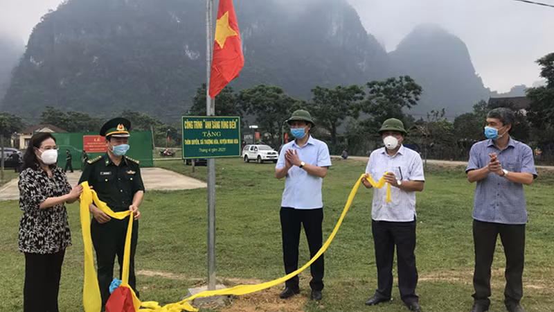 Khánh thành công trình Ánh sáng vùng biên.