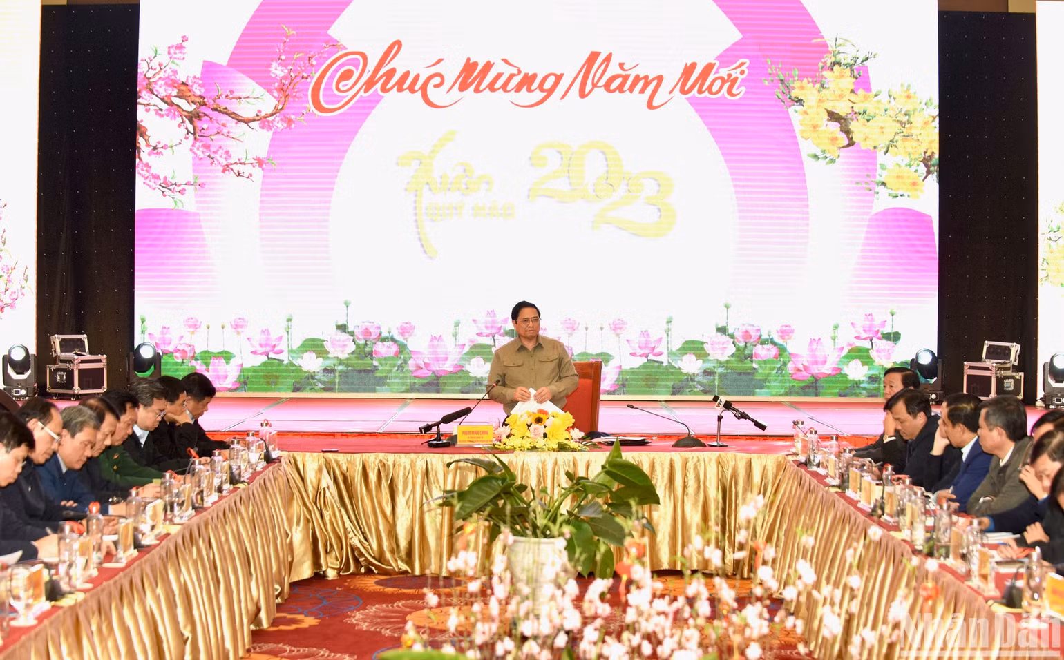 Quang cảnh cuộc họp. Quang cảnh cuộc họp.