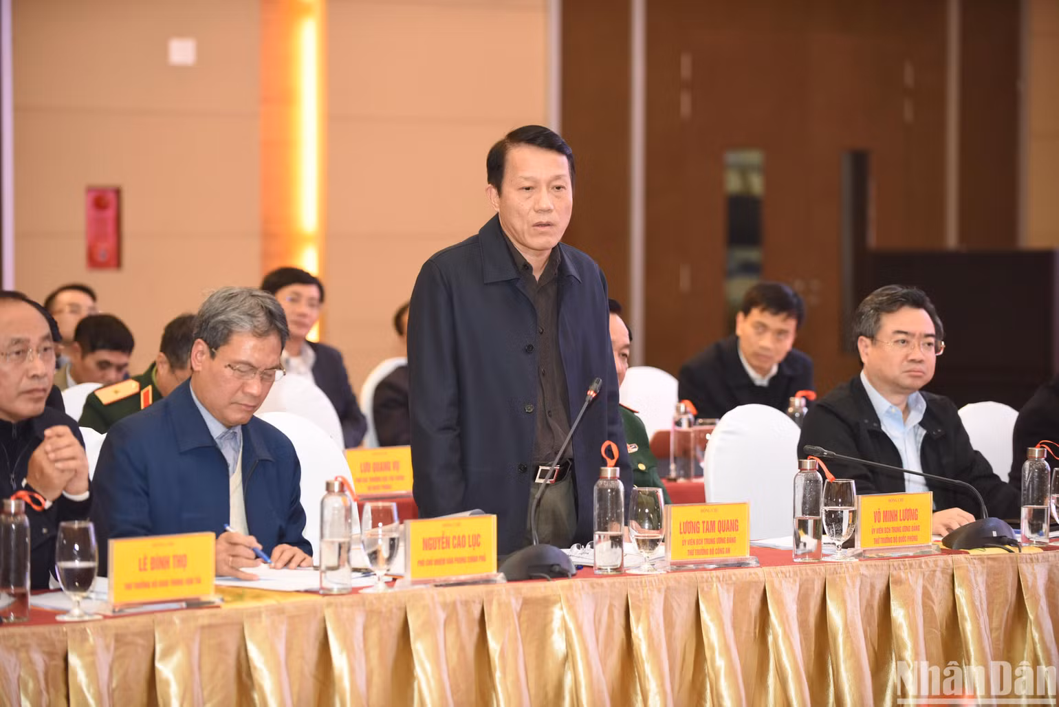 Thứ trưởng Công an Lương Tam Quang phát biểu ý kiến.