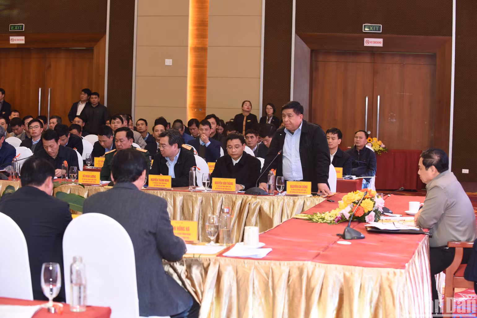 Bộ trưởng Kế hoạch và Đầu tư Nguyễn Chí Dũng phát biểu ý kiến.