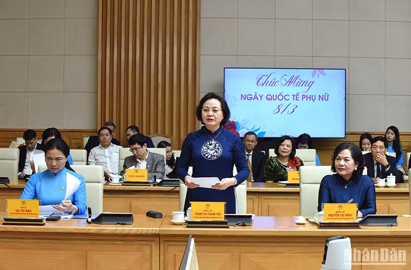 Bộ trưởng Nội Vụ Phạm Thị Thanh Trà phát biểu tại buổi gặp mặt. (Ảnh: TRẦN HẢI) Bộ trưởng Nội Vụ Phạm Thị Thanh Trà phát biểu tại buổi gặp mặt. (Ảnh: TRẦN HẢI)