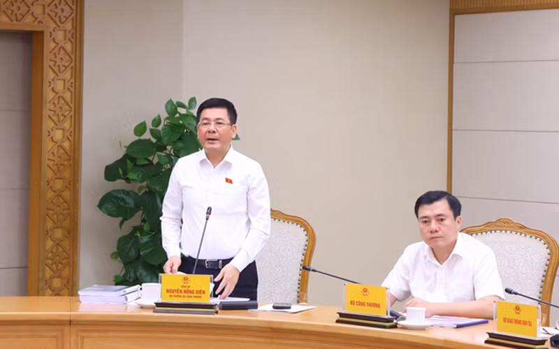 Bộ trưởng Công thương Nguyễn Hồng Diên phát biểu ý kiến. (Ảnh: VGP) Bộ trưởng Công thương Nguyễn Hồng Diên phát biểu ý kiến. (Ảnh: VGP)