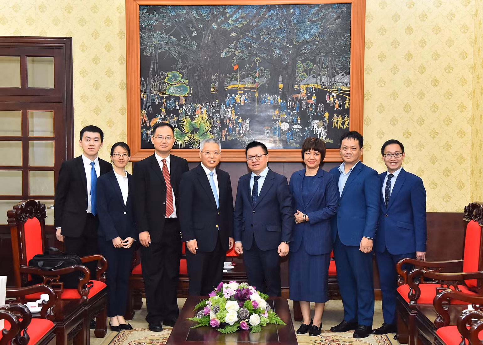 Đồng chí Lê Quốc Minh và đồng chí Hồ Triệu Minh cùng các đại biểu tham dự buổi tiếp chụp ảnh lưu niệm sau buổi tiếp. Đồng chí Lê Quốc Minh và đồng chí Hồ Triệu Minh cùng các đại biểu tham dự buổi tiếp chụp ảnh lưu niệm sau buổi tiếp.