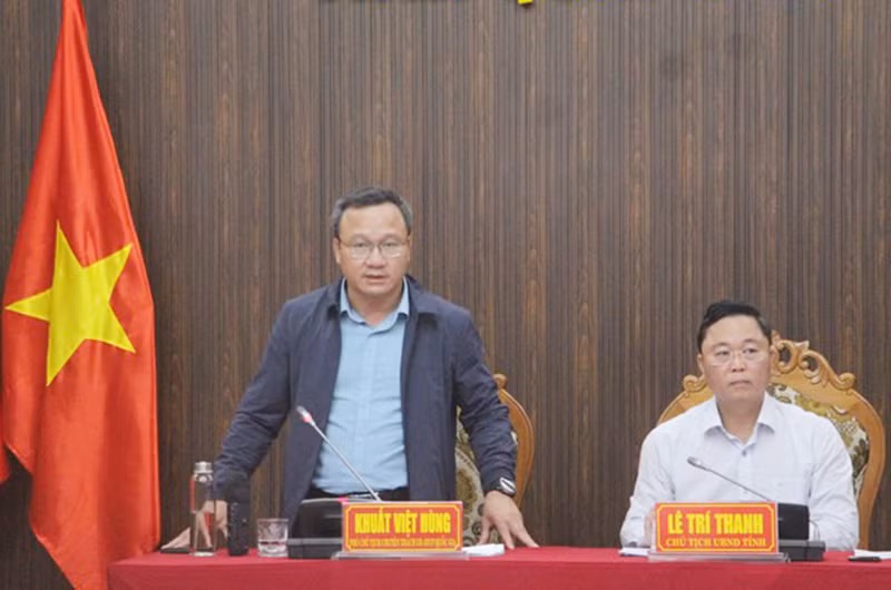 Phó Chủ tịch chuyên trách Ủy ban An toàn giao thông quốc gia Khuất Việt Hùng phát biểu tại cuộc họp.